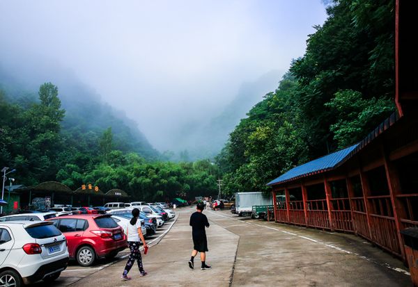 重渡溝自然風景區位於河南省洛陽市欒川縣境內,有北國水鄉之稱.